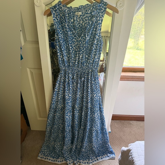 Max Studio Dresses & Skirts - Max Studio Sleeveless Tiered Maxi Dress Women’s S Blue Floral Print White Black